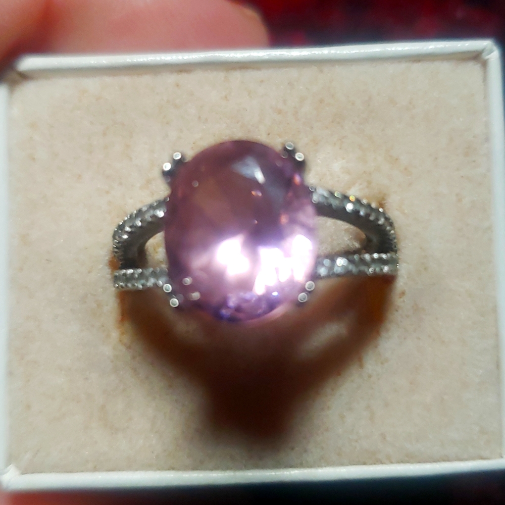 Pink ice ring